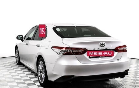 Toyota Camry, 2018 год, 3 200 000 рублей, 7 фотография