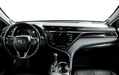 Toyota Camry, 2018 год, 3 200 000 рублей, 11 фотография