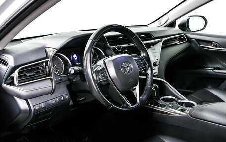 Toyota Camry, 2018 год, 3 200 000 рублей, 12 фотография