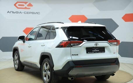 Toyota RAV4, 2020 год, 3 250 000 рублей, 7 фотография