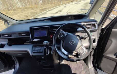 Honda Stepwgn IV, 2016 год, 1 870 000 рублей, 6 фотография