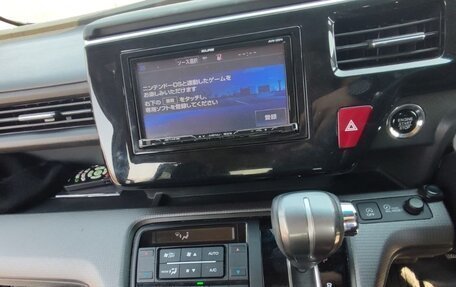 Honda Stepwgn IV, 2016 год, 1 870 000 рублей, 14 фотография