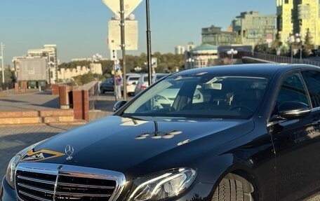 Mercedes-Benz E-Класс, 2017 год, 2 750 000 рублей, 4 фотография