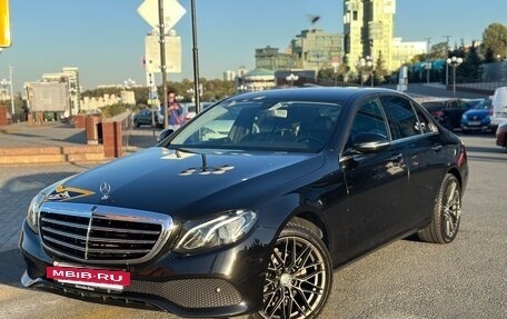 Mercedes-Benz E-Класс, 2017 год, 2 750 000 рублей, 5 фотография