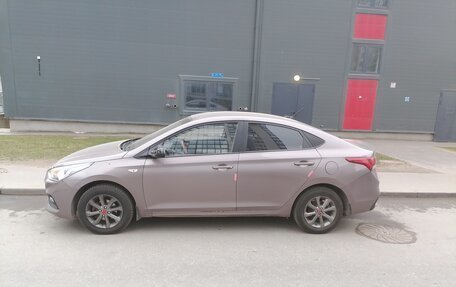 Hyundai Solaris II рестайлинг, 2018 год, 960 000 рублей, 2 фотография
