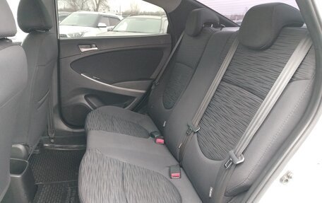 Hyundai Solaris II рестайлинг, 2015 год, 1 084 000 рублей, 17 фотография