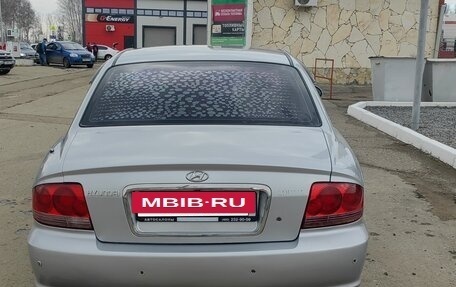 Hyundai Sonata IV рестайлинг, 2005 год, 410 000 рублей, 2 фотография