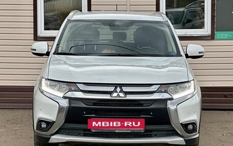 Mitsubishi Outlander III рестайлинг 3, 2016 год, 1 799 999 рублей, 2 фотография