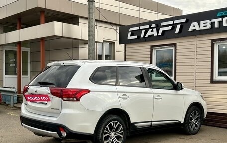 Mitsubishi Outlander III рестайлинг 3, 2016 год, 1 799 999 рублей, 10 фотография