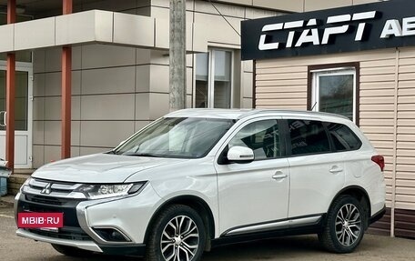 Mitsubishi Outlander III рестайлинг 3, 2016 год, 1 799 999 рублей, 8 фотография