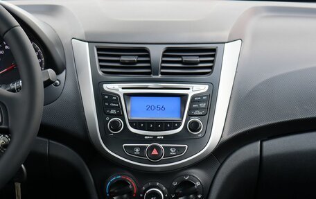 Hyundai Solaris II рестайлинг, 2012 год, 815 000 рублей, 11 фотография