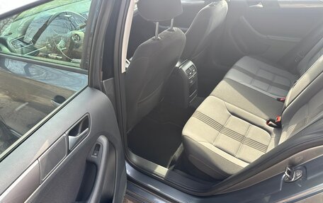 Volkswagen Jetta VI, 2016 год, 1 490 000 рублей, 13 фотография
