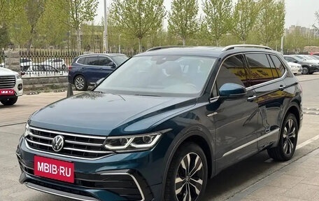 Volkswagen Tiguan II, 2022 год, 2 900 000 рублей, 1 фотография