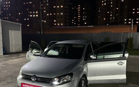 Volkswagen Polo VI (EU Market), 2013 год, 765 000 рублей, 2 фотография