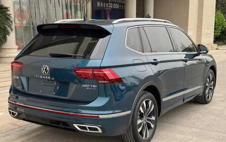 Volkswagen Tiguan II, 2022 год, 2 900 000 рублей, 4 фотография