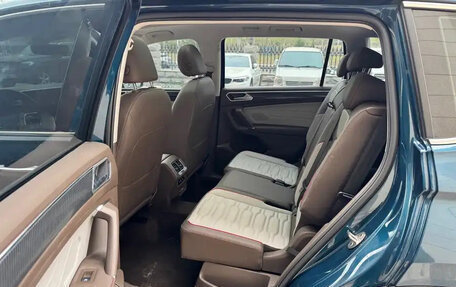 Volkswagen Tiguan II, 2022 год, 2 900 000 рублей, 12 фотография