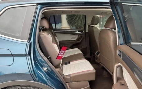 Volkswagen Tiguan II, 2022 год, 2 900 000 рублей, 11 фотография