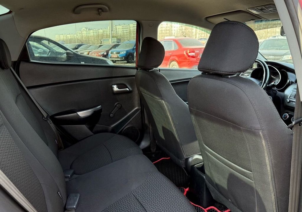 KIA Rio III рестайлинг, 2015 год, 700 000 рублей, 15 фотография