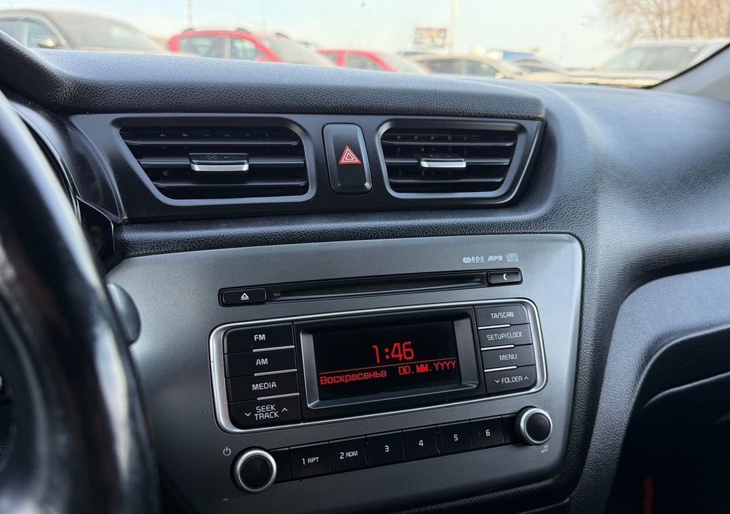 KIA Rio III рестайлинг, 2015 год, 700 000 рублей, 20 фотография