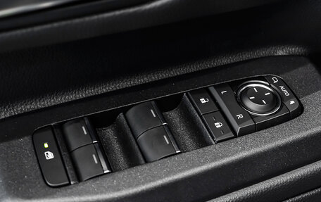 Toyota Land Cruiser Prado, 2024 год, 10 550 000 рублей, 26 фотография