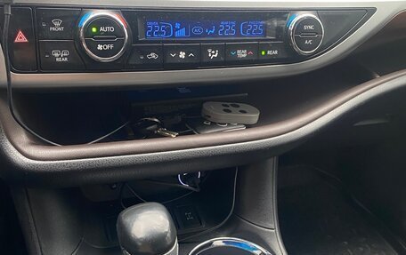 Toyota Highlander III, 2014 год, 3 100 000 рублей, 10 фотография