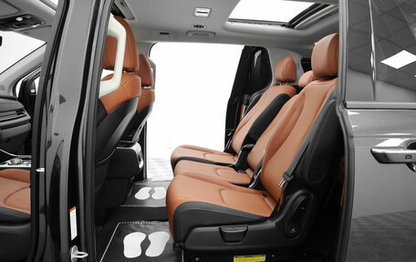 KIA Carnival, 2024 год, 7 690 000 рублей, 24 фотография