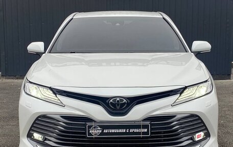 Toyota Camry, 2020 год, 3 000 000 рублей, 2 фотография