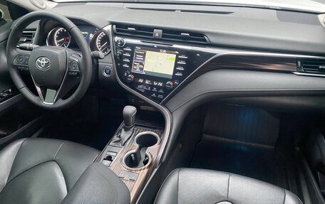 Toyota Camry, 2020 год, 3 000 000 рублей, 12 фотография