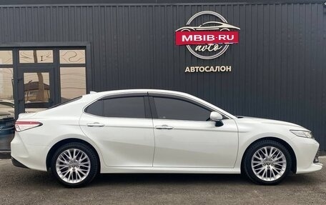 Toyota Camry, 2020 год, 3 000 000 рублей, 4 фотография