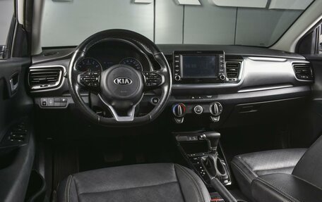KIA Stonic, 2019 год, 1 840 000 рублей, 6 фотография