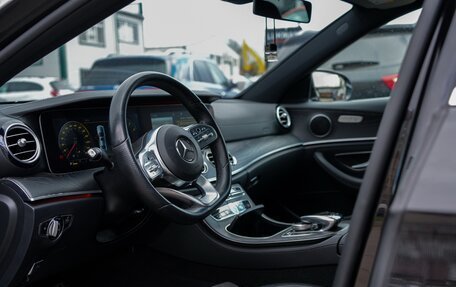 Mercedes-Benz E-Класс, 2019 год, 3 700 000 рублей, 9 фотография