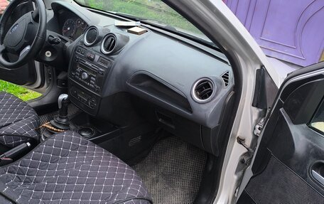 Ford Fiesta, 2007 год, 530 000 рублей, 3 фотография