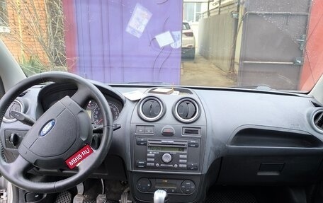 Ford Fiesta, 2007 год, 530 000 рублей, 2 фотография