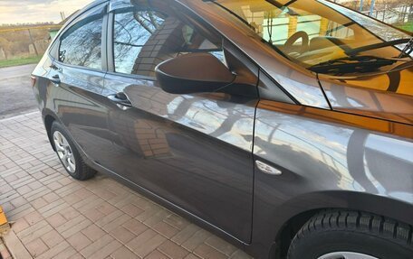 Hyundai Solaris II рестайлинг, 2015 год, 1 108 000 рублей, 7 фотография