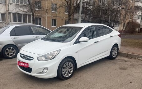 Hyundai Solaris II рестайлинг, 2012 год, 770 000 рублей, 1 фотография