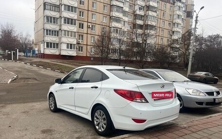 Hyundai Solaris II рестайлинг, 2012 год, 770 000 рублей, 5 фотография