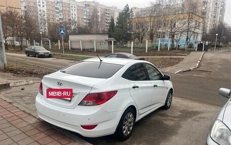 Hyundai Solaris II рестайлинг, 2012 год, 770 000 рублей, 7 фотография