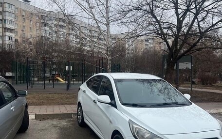 Hyundai Solaris II рестайлинг, 2012 год, 770 000 рублей, 10 фотография