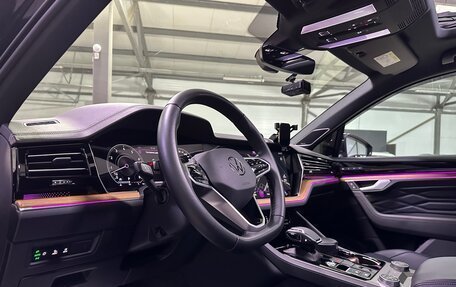 Volkswagen Touareg III, 2021 год, 6 300 000 рублей, 17 фотография