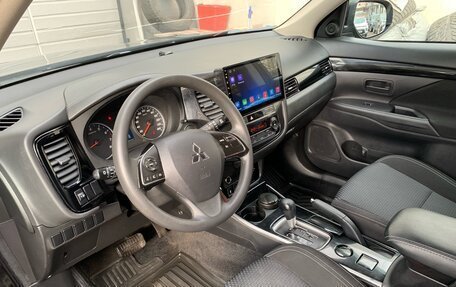 Mitsubishi Outlander III рестайлинг 3, 2019 год, 1 699 000 рублей, 7 фотография