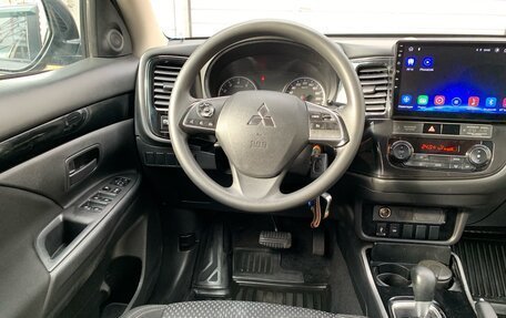 Mitsubishi Outlander III рестайлинг 3, 2019 год, 1 699 000 рублей, 8 фотография