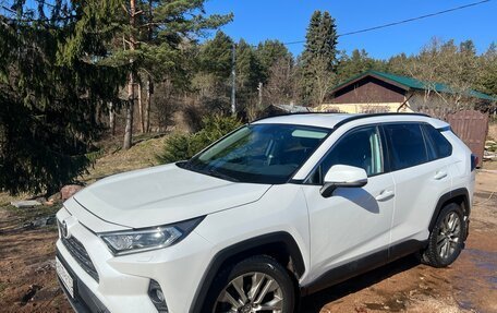 Toyota RAV4, 2021 год, 3 200 000 рублей, 6 фотография