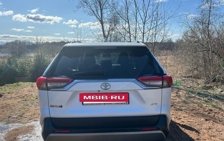 Toyota RAV4, 2021 год, 3 200 000 рублей, 3 фотография