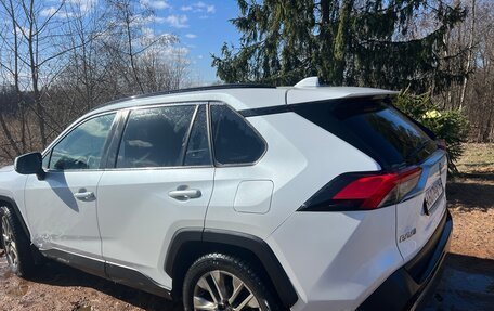 Toyota RAV4, 2021 год, 3 200 000 рублей, 7 фотография