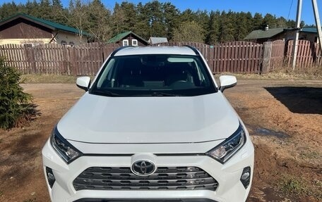Toyota RAV4, 2021 год, 3 200 000 рублей, 9 фотография