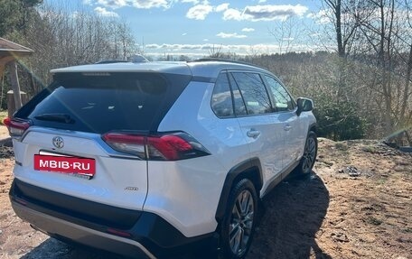 Toyota RAV4, 2021 год, 3 200 000 рублей, 8 фотография