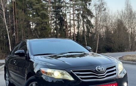 Toyota Camry, 2011 год, 1 550 000 рублей, 2 фотография