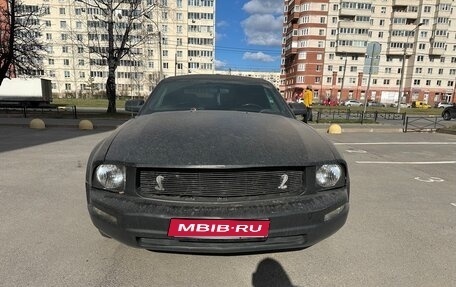 Ford Mustang VI рестайлинг, 2005 год, 1 600 000 рублей, 1 фотография