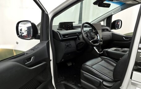 Hyundai Staria, 2022 год, 2 810 000 рублей, 12 фотография