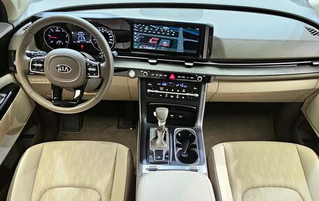 KIA Carnival, 2021 год, 2 249 039 рублей, 2 фотография
